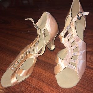 NEW! Peachy 🍑Ballroom Heels size 37 NEW!
